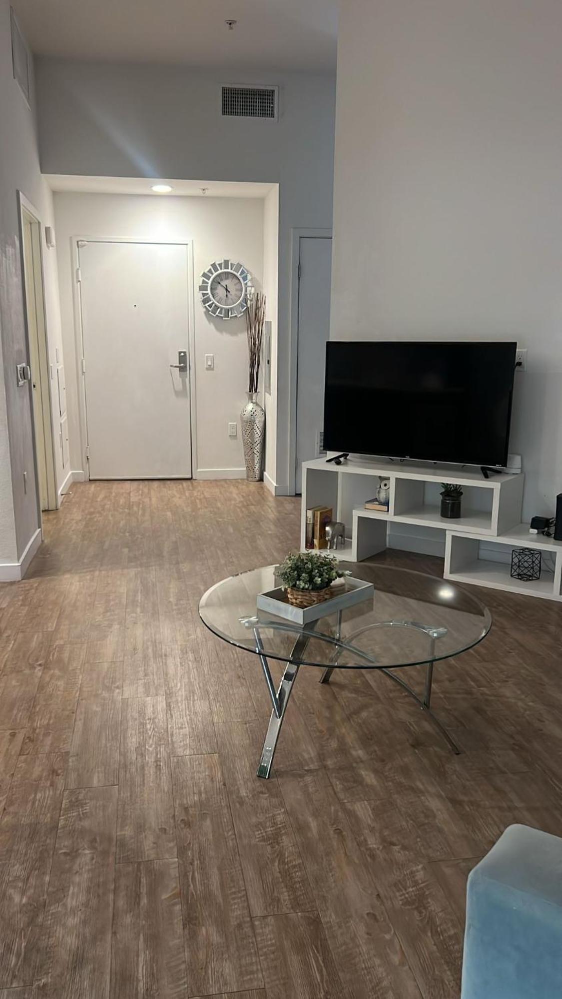 Apartamento Exceptional Loft Free Parking And Wifi Los Ángeles Exterior foto